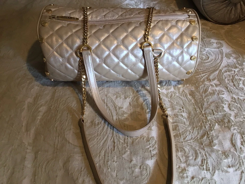 Bolso de Mano de Diseñador ST JOHN KNITS VINTAGE Cuero Genuino Plateado con Detalles Tono Plateado Foto 3 de 4