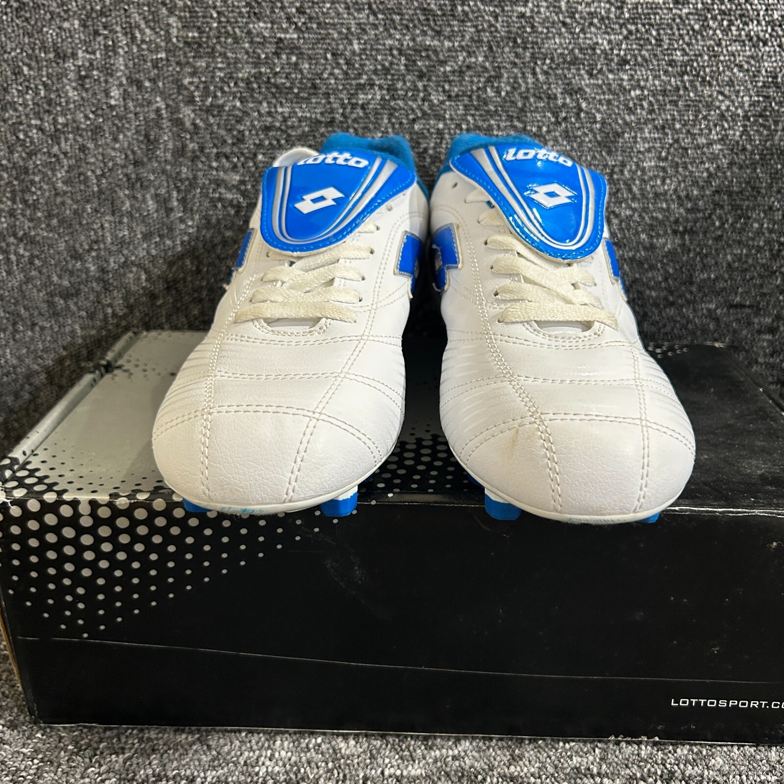 Lotto Stadio Azzurri Scarpe Calcio Uomo UK 7 5 EU 41 FG Bianco Blu Classiche Nuove con etichette