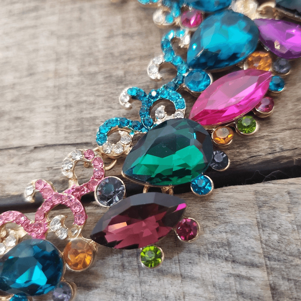 DRAMATIC STATEMENT NECKLACE & EARRINGS SET Costum… - image 10