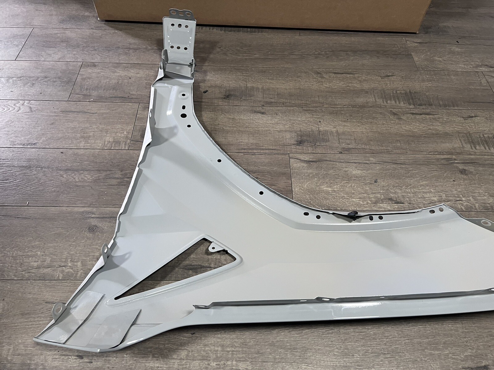 LAMBORGHINI URUS FRONT RIGHT PASSENGER SIDE FENDER OEM 4ML821106A
