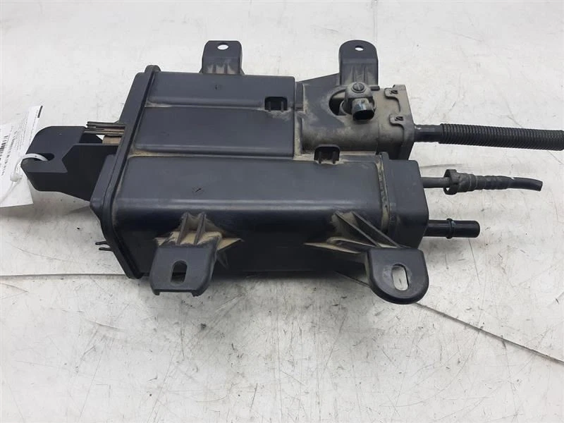 10 11 12 13 14 15 16 17 Chevrolet Equinox bote de vapor de combustible 23156464 Foto 3 de 4