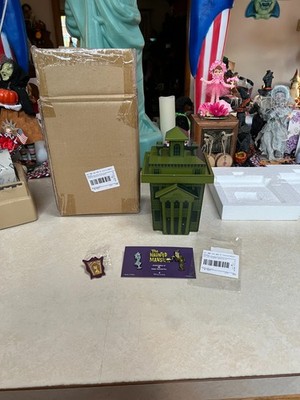2004 Disney Catalog Haunted Mansion Pin Storage House w/3 Pins in Original Box