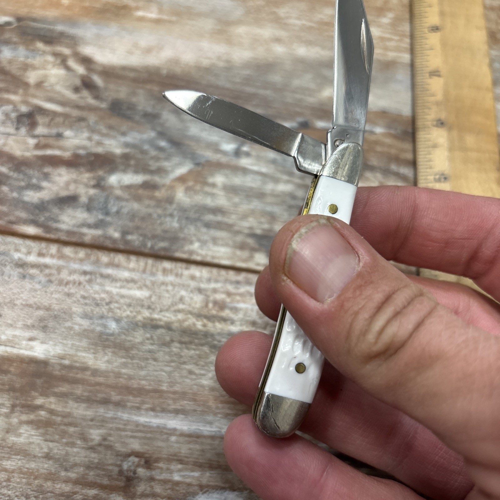 Case SparXX Jig Peanut 6220 Folding Pocket Knife - White/Silver