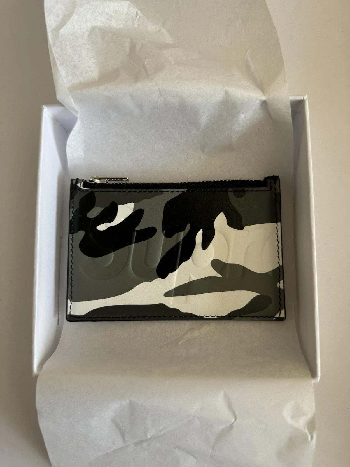 Supreme   Porte cartes zippé en cuir   Neuf   Camouflage neige   Épuisé