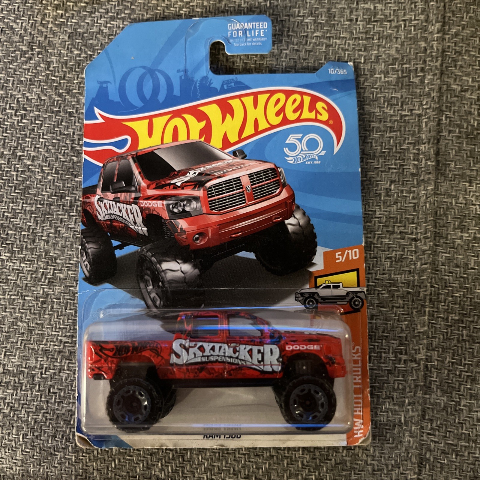 (1) HOT WHEELS 2018 M/L #10/365 Dodge RAM 1500 Sky Jacker 5/10 HW Hot Trucks Red