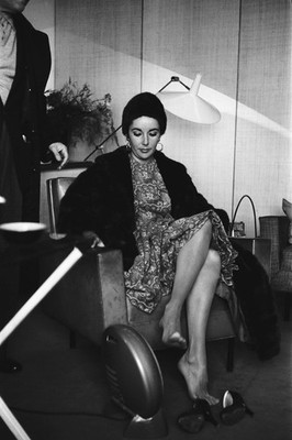 Elizabeth Taylor In Fur Coat 8x12 giclee photo