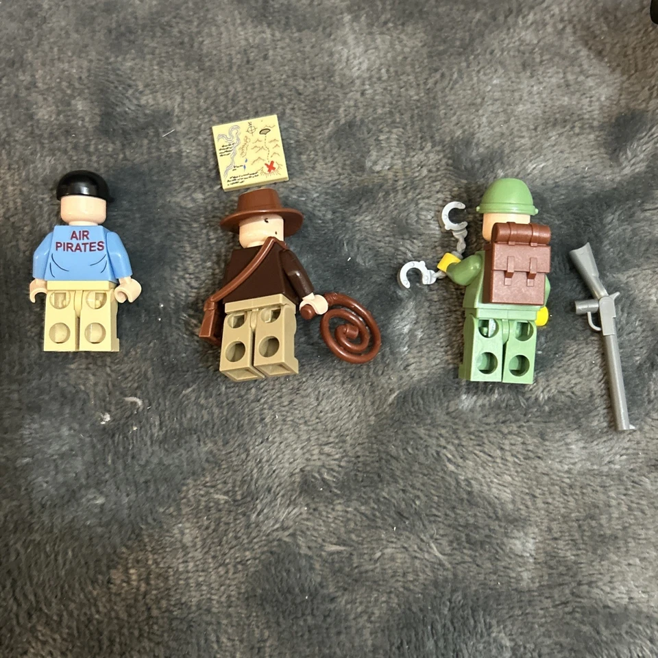 Lego Indiana Jones 7628 Peril in Peru  Jet Complete W 2 Figs and “ Jock” Fig! - Image 3 of 4