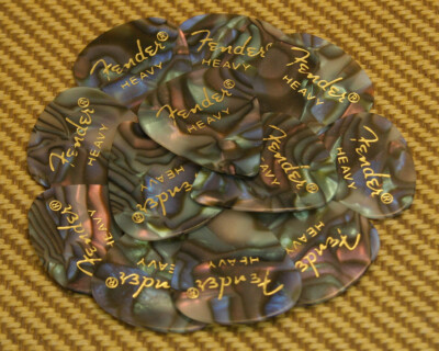098-0351-957 Fender Heavy 351 Abalone Celluloid Picks Bass/Guitar