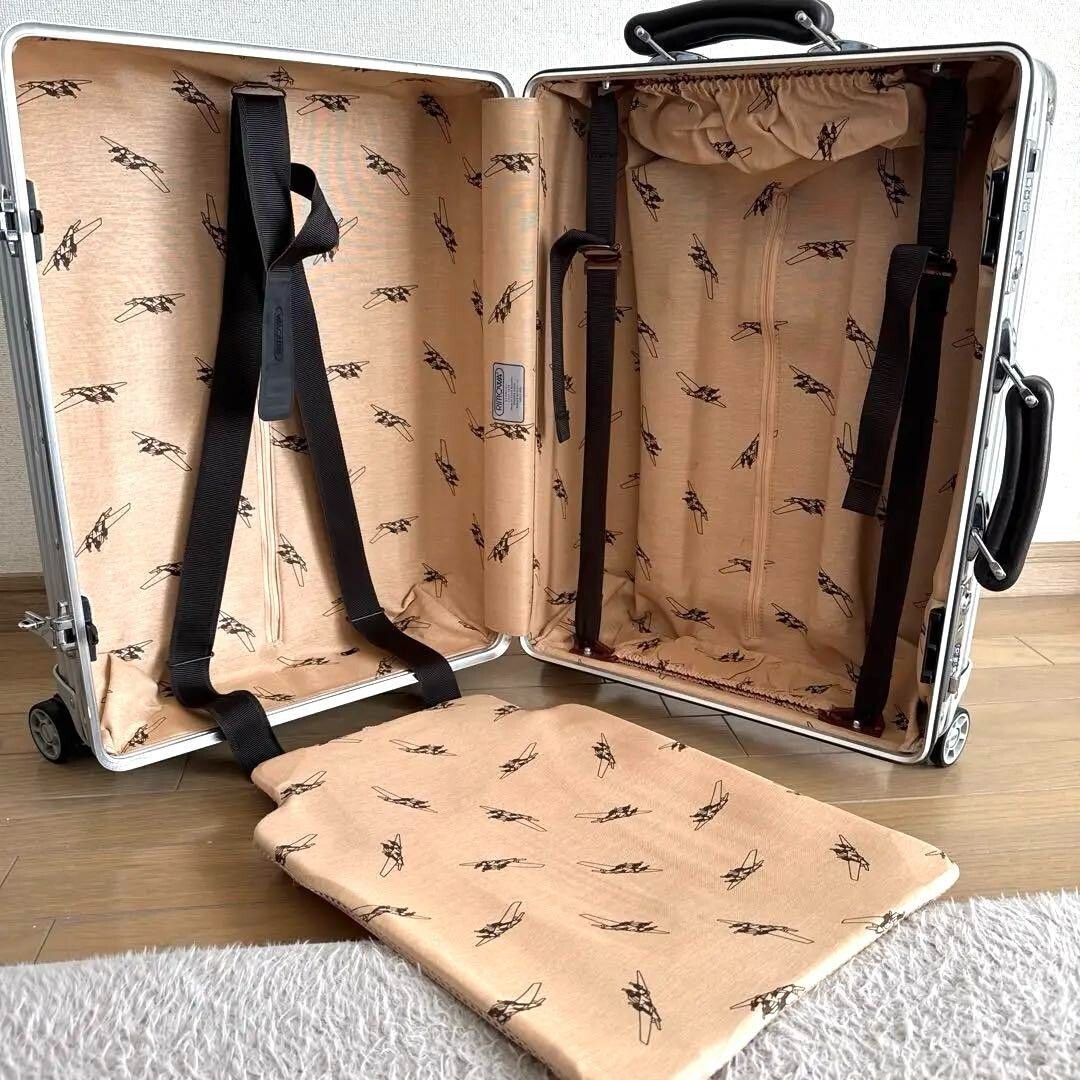 RIMOWA リモワ　Classic Flight 35l Rimowa Classic Flight 35L Silver 2-wheels Carry Case