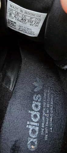 BOTAS DEPORTIVAS ADIDAS SUPERSTAR TALLA UK 6.5 TODAS NEGRAS SOLO SE HAN USADO DOS VECES - Imagen 9 de 9