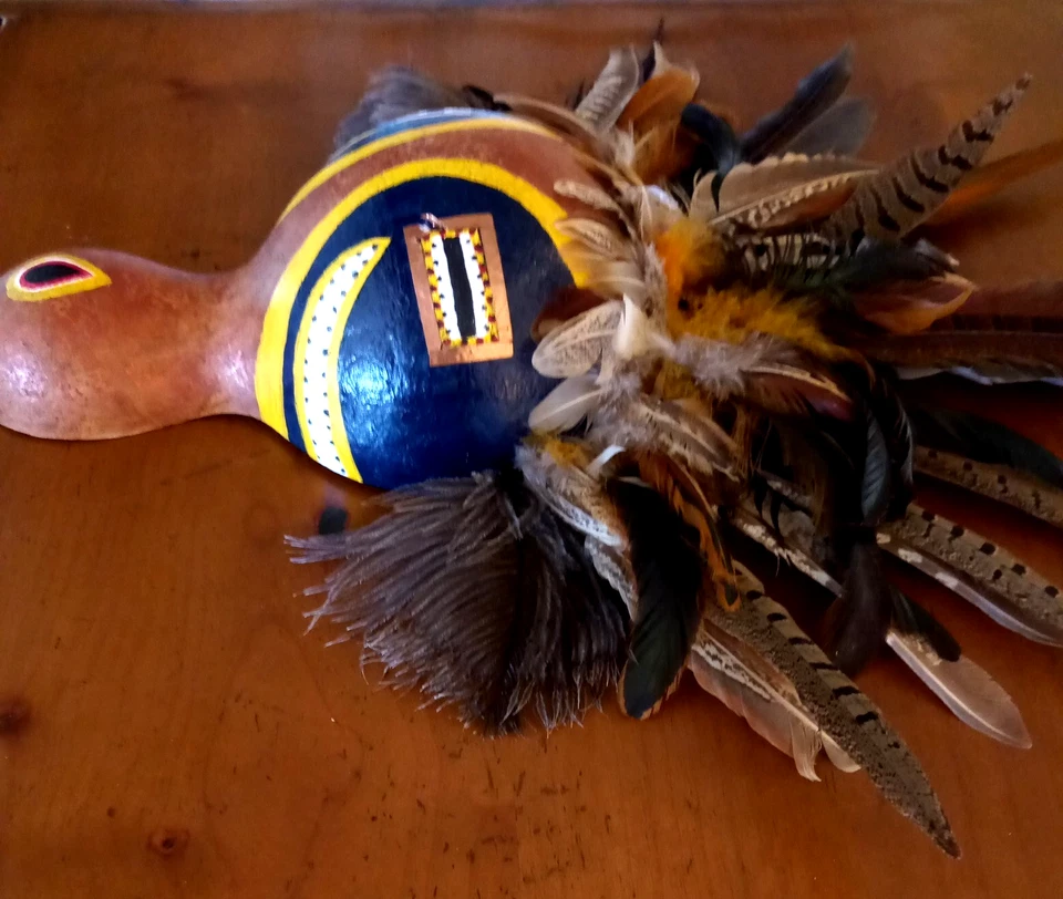 Hermosa máscara de calabaza nativa americana firmada por el artista Tormoen 24 pulgadas de alto Foto 3 de 4