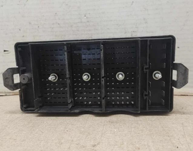 2007-2008 Ford Mustang Engine Fuse Box OEM Assembly With Warranty - Image 2 of 4