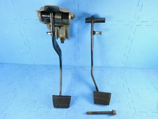88-94 Chevy Silverado GMC Sierra clutch pedal bracket brake NV3500 NV4500 OEM