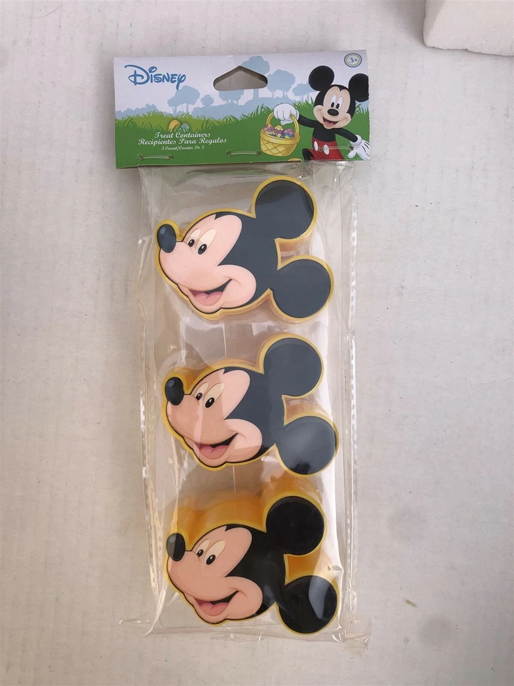 Cesta de Pascua de felpa de Mickey Mouse ~ Contenedores de golosinas ~ Banco ~ Coche de carreras de huevos ~ Pegatinas Foto 4 de 4