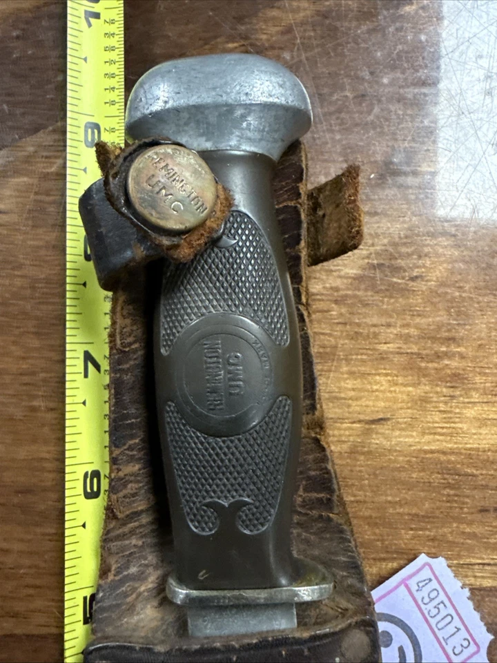 Vintage WWII Era Remington UMC RH28 Rubber Handle Fixed Blade Knife W/ Sheath - Image 3 of 4