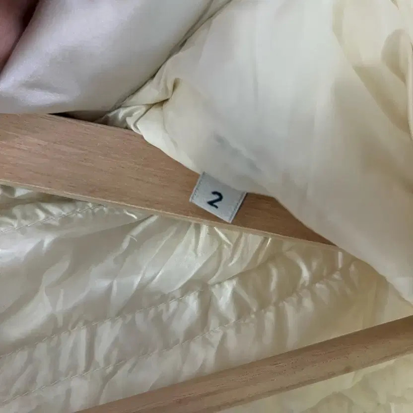 Moncler Lace 2-Way Padded Coat - 8.5/10 thumbnail 2