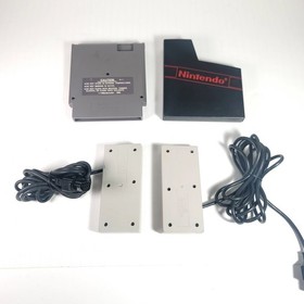 Nintendo NES Console Bundle 2 Controllers Zapper Mario Duck Hunt Cleaned