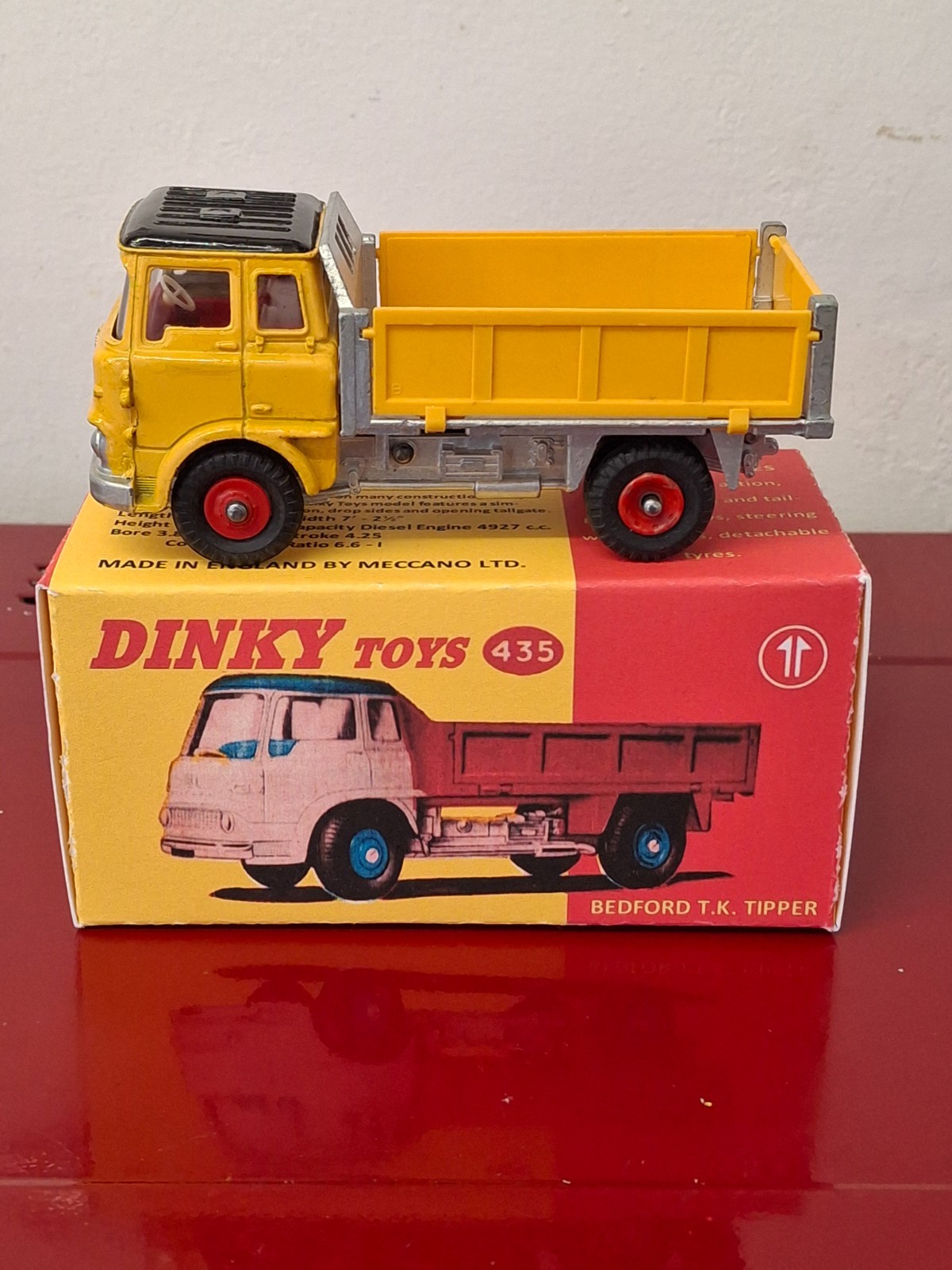 ミニカー DINKY No.435 BEDFORD TK TIPPER Bedford TK Tipper Dinky #435 – Emberton Imperial