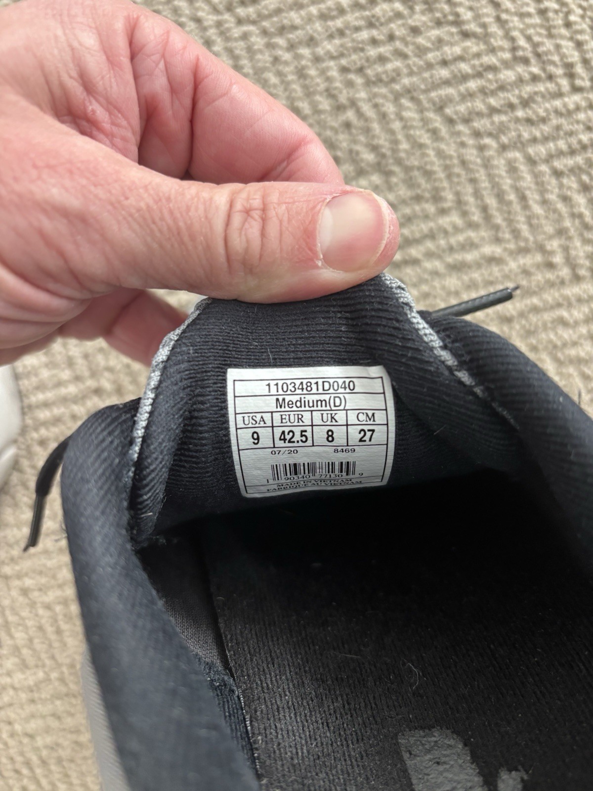 Size 9 - Brooks Ghost 13 Gray - image 3