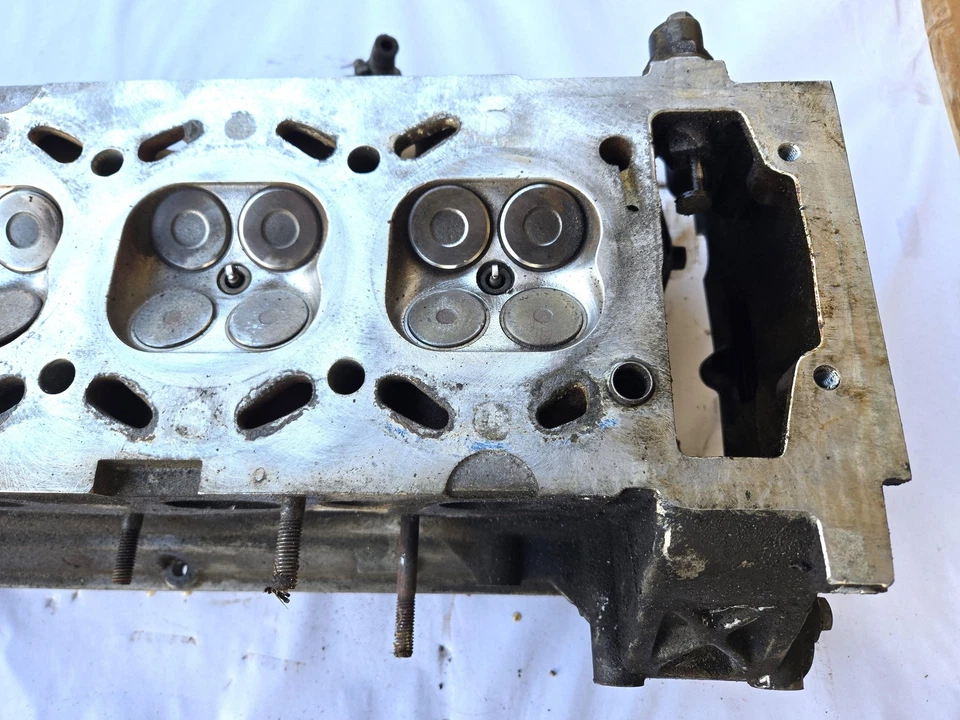 2,0 L DOHC TURBO 1986 87 88 89 90 91 92 93 94 SAAB 900 culata con árboles de levas Foto 2 de 4