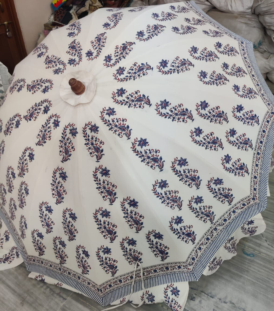 concrete patio umbrella base VredHom with 4 Wheels, 44lbs Round Stand Coral Coast Umbrella | Size:3.65M Round SKY4044:0-1000-578-12 The base accommodates 1