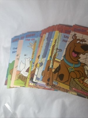 Lot of 21 Scholastic Scooby-Doo Softcover Phonics Reading Program 2004/05