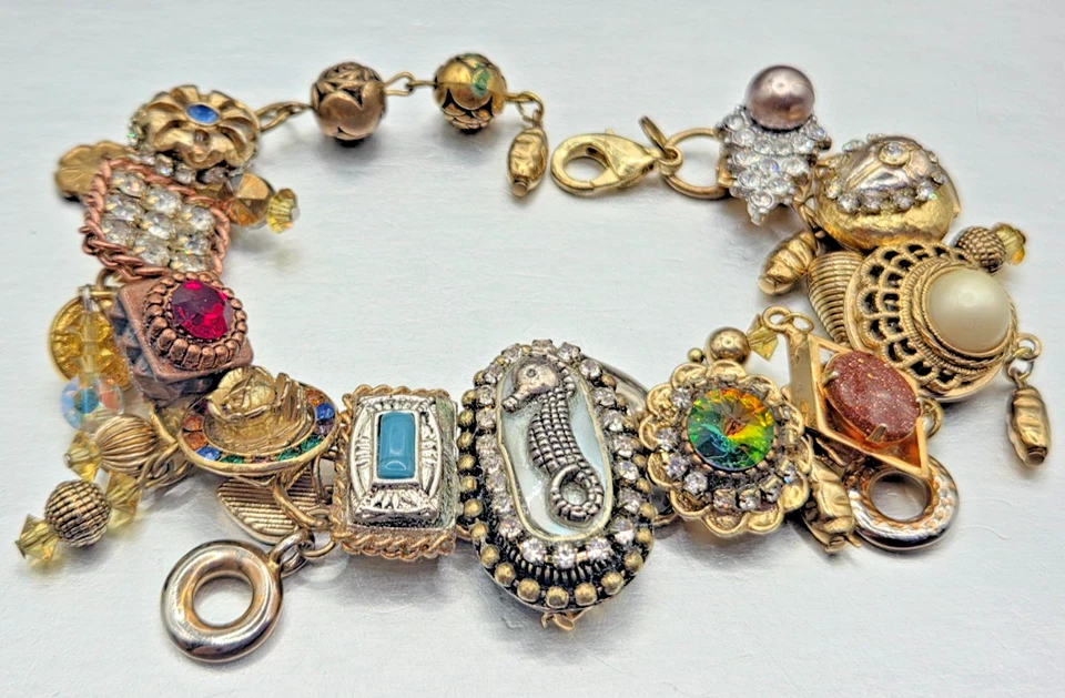 Vintage Couture Multicolor Chunky Art Charm Bracelet 7" - Image 4 of 4