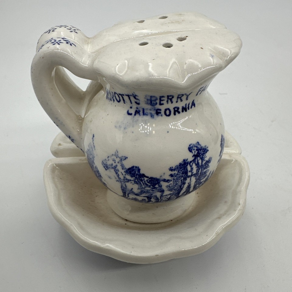 VINTAGE Knott’s Berry Farm CA PITCHER & BOWL Half SALT & PEPPER SHAKERS ...