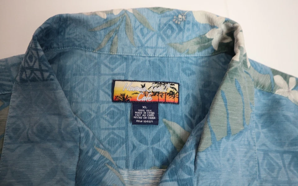 HAVANA JACK'S CAFE - MEN'S BLUE HAWAIIAN FLORAL PRINT SILK BUTTON-UP - SIZE XL - Image 2 of 4