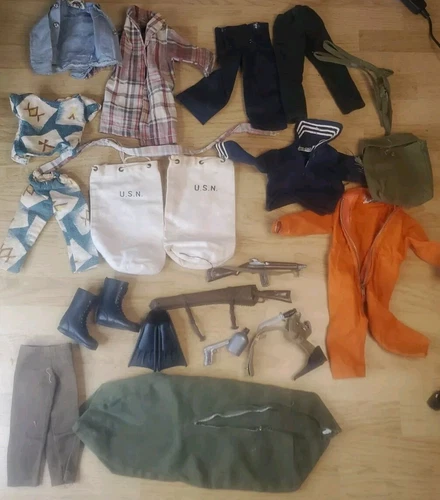 VTG 1960s 70s GI JOE  Clothing Gun & Accessories Lot. Vintage