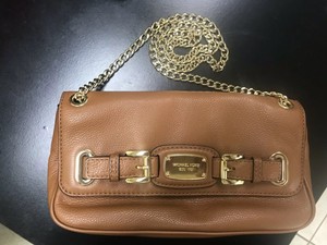 michael kors brown purse with gold chain