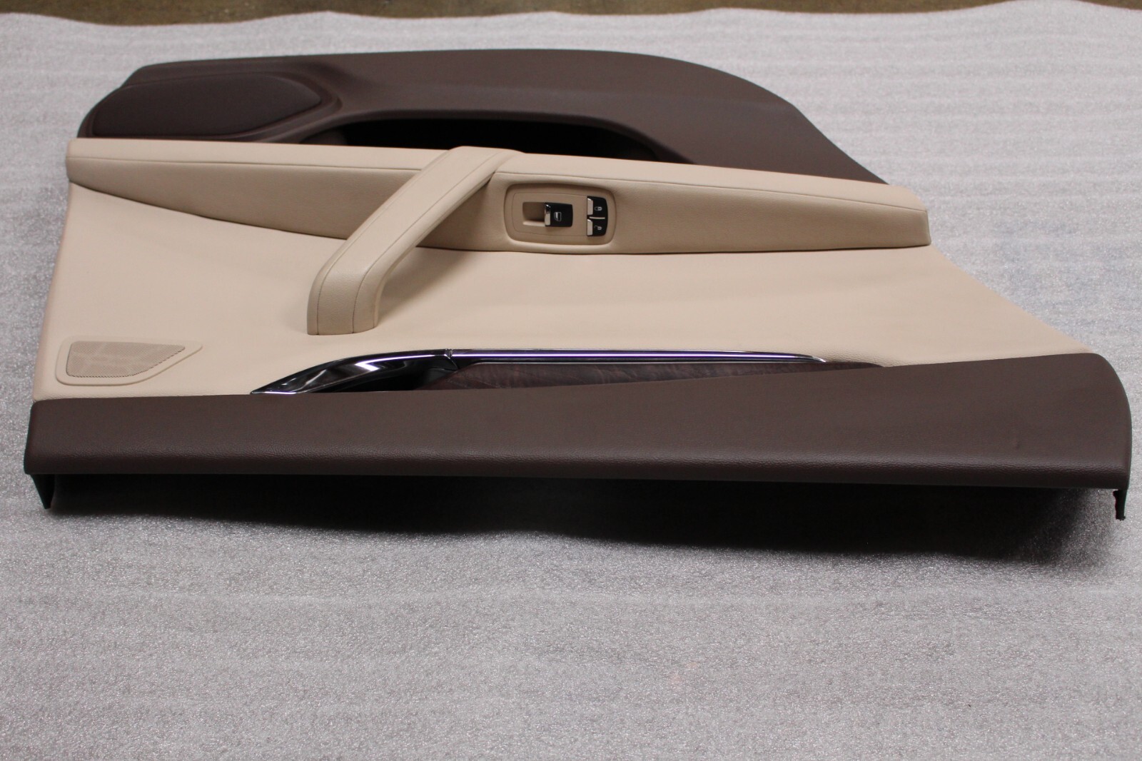 Maserati Quattroporte, LH, Left, Rear Door Trim Panel, Tan/Brown, Nicked, Used