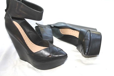 bcbg black wedges