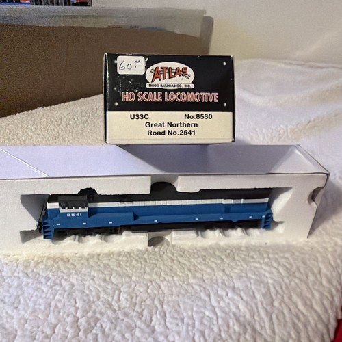 ATLAS # 8530 ~ LOCOMOTORA GREAT NORTH U33C # 2541 CON ENCHUFE DCC ~ ESCALA HO | Condition: New