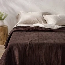Casaluna Heavyweight Linen Blend Quilt Dark Fig Cotton Fill Full/Queen