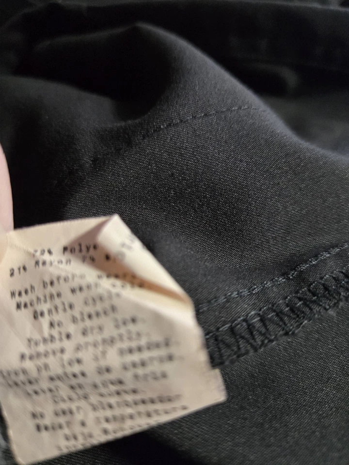 Blusa Médica JOCKEY PARA HOMBRE Talla M-NEGRO Cuello en V-Pecho 24"/L 29" Foto 4 de 4