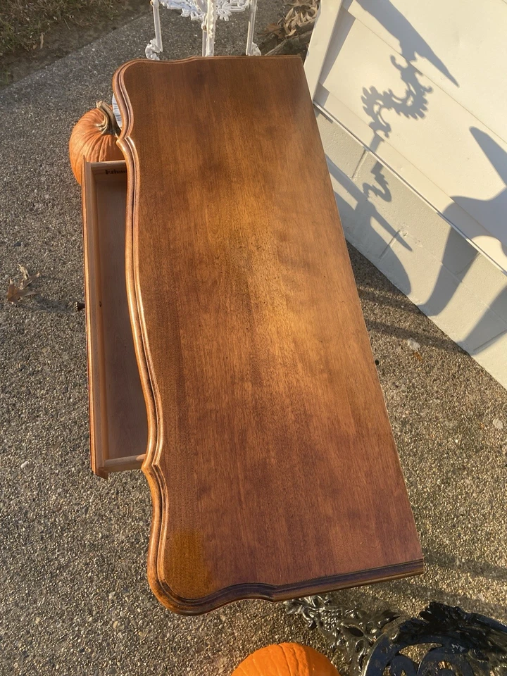 Hermosa mesa consola de entrada francesa Ethan Allen Country #26-9302 #236 madera frutal Foto 4 de 4