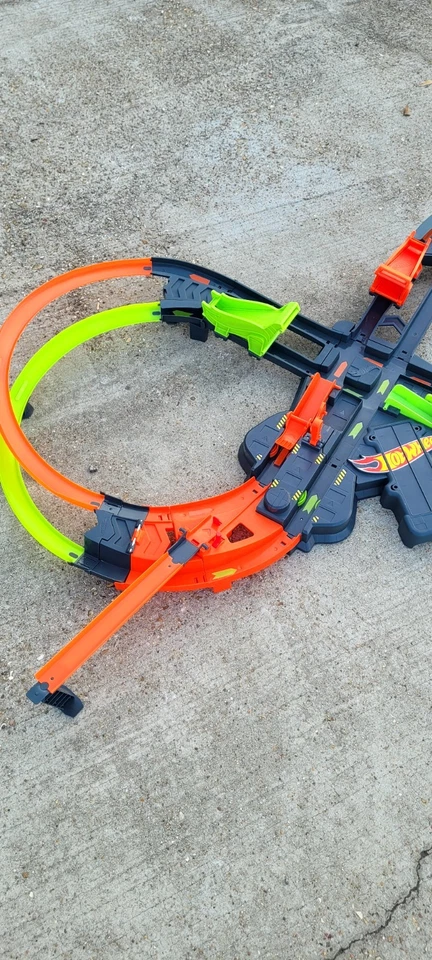 Hot Wheels GFH87 Colossal Crash Track Action Complete Working - Image 4 of 4