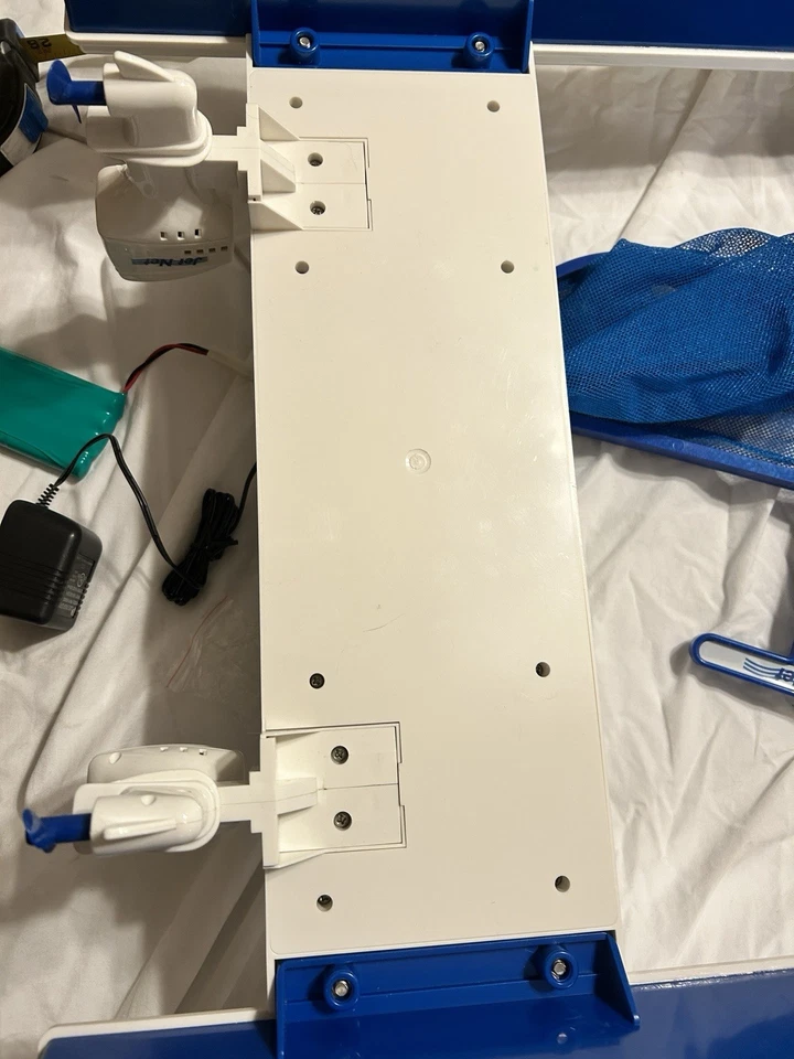 Радиоуправляемая спасательная лодка катамаран не Traxxas Proboat Grim Racer Aquacraft Mrc 1:10 редкая - Изображение 4 из 4