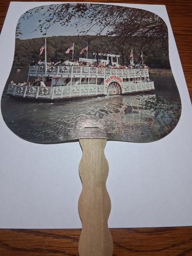 Vintage 1970s Dan River Queen Riverboat Circle M Zoo Stuart Va Hand Fan