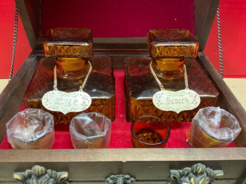 Vintage Treasure Chest Liquor Decanter Set Japan - Picture 2 of 15
