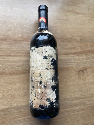 Biete eine Alte Flasche 1980 Vino Nobile di Montepulciano Reserva D.O.C.G 13,% .