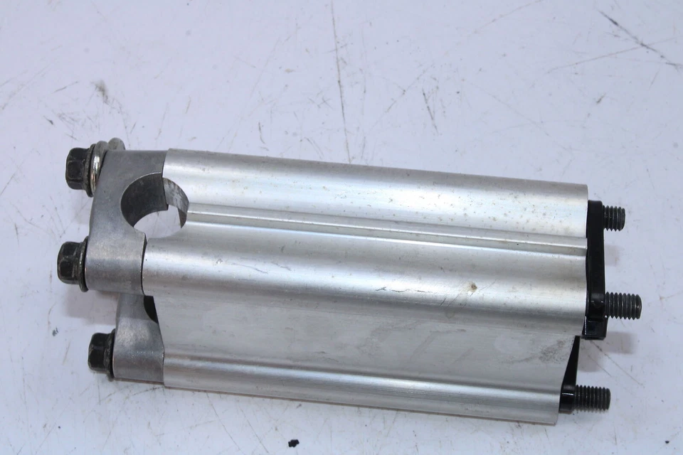 09-11 Yamaha Rs Venture GT RST90GT ELEVADOR DE BARRA DE MANO 8HF-2381B-00-00 Foto 2 de 4