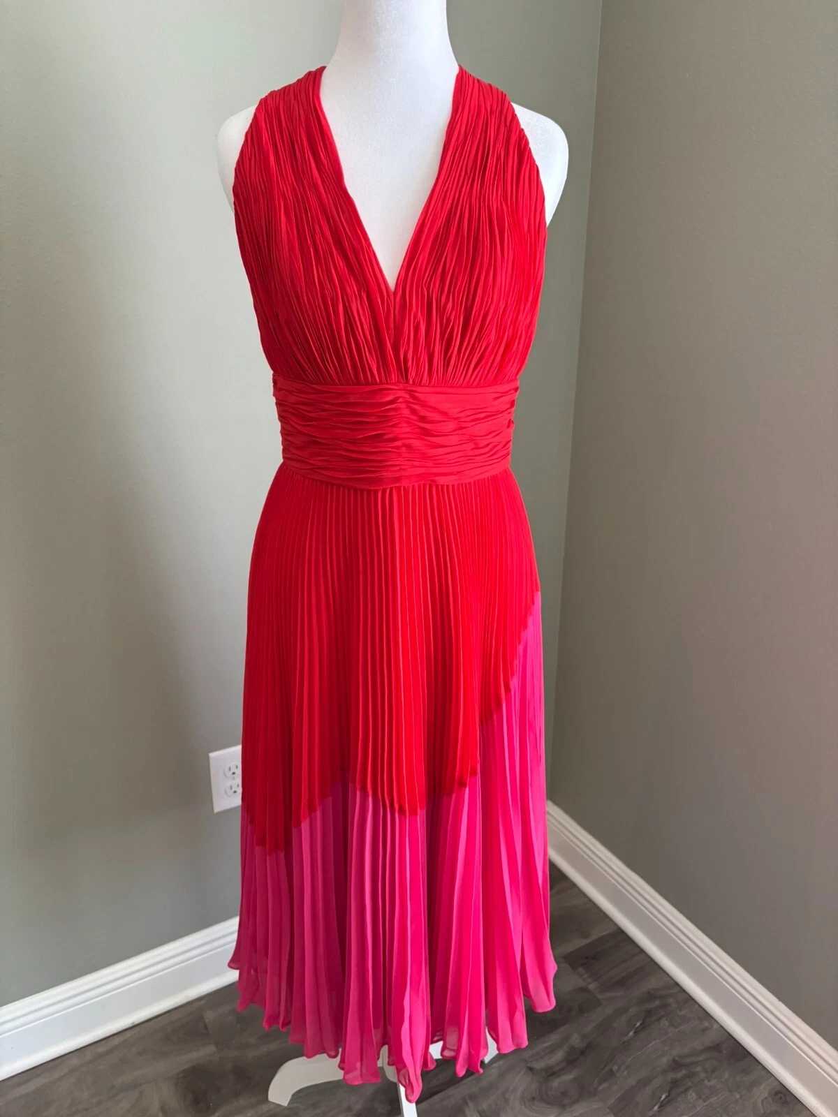 Abito donna Carmen Marc Valvo rosso impero Halter plissettato aderente svasato San Valentino 4