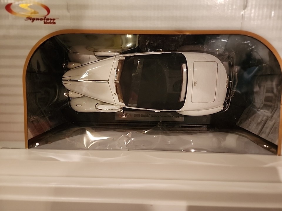 Signature Models 1/18 – Buick Century Convertible Coupé 1938 – Blanche