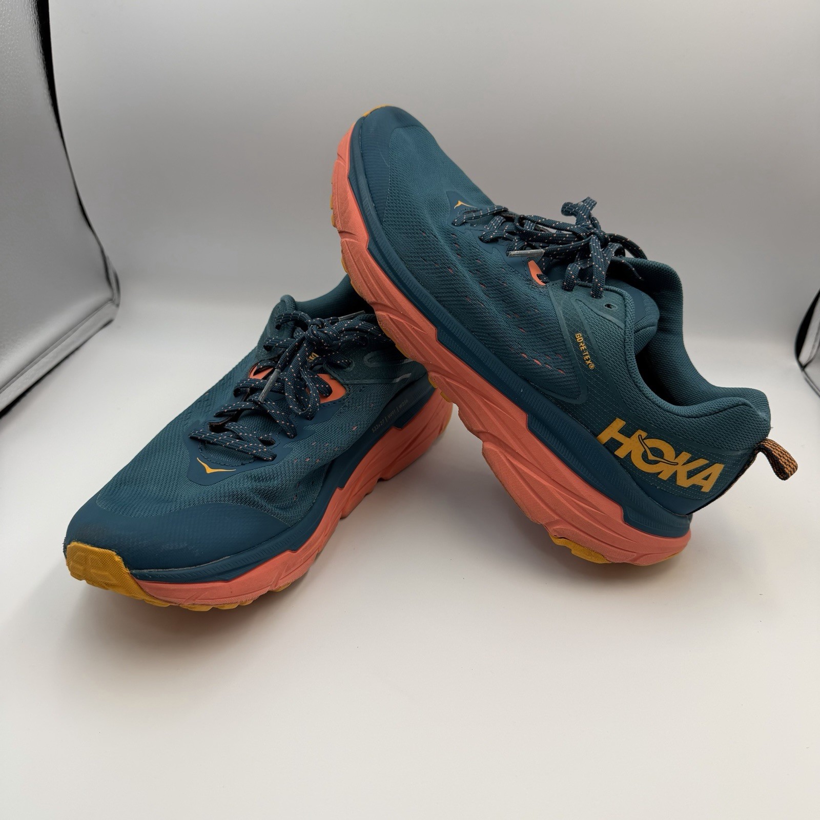 Zapatos para correr de trail para mujer HOKA Challenger ATR 6 GTX Gore-Tex talla 10B