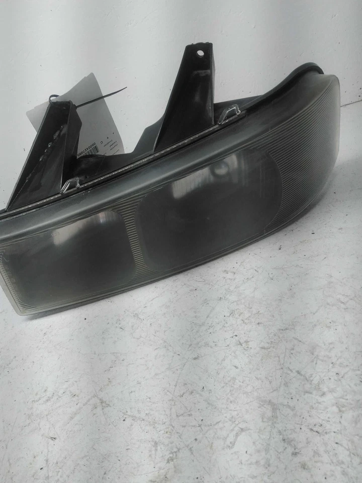 Used Left Headlight Assembly fits: 2006 Chevrolet Express 3500 van composite Lef Foto 2 de 4