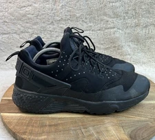 Nike Air Huarache Utility Men’s Size 10.5 Triple Black Basketball Shoes 