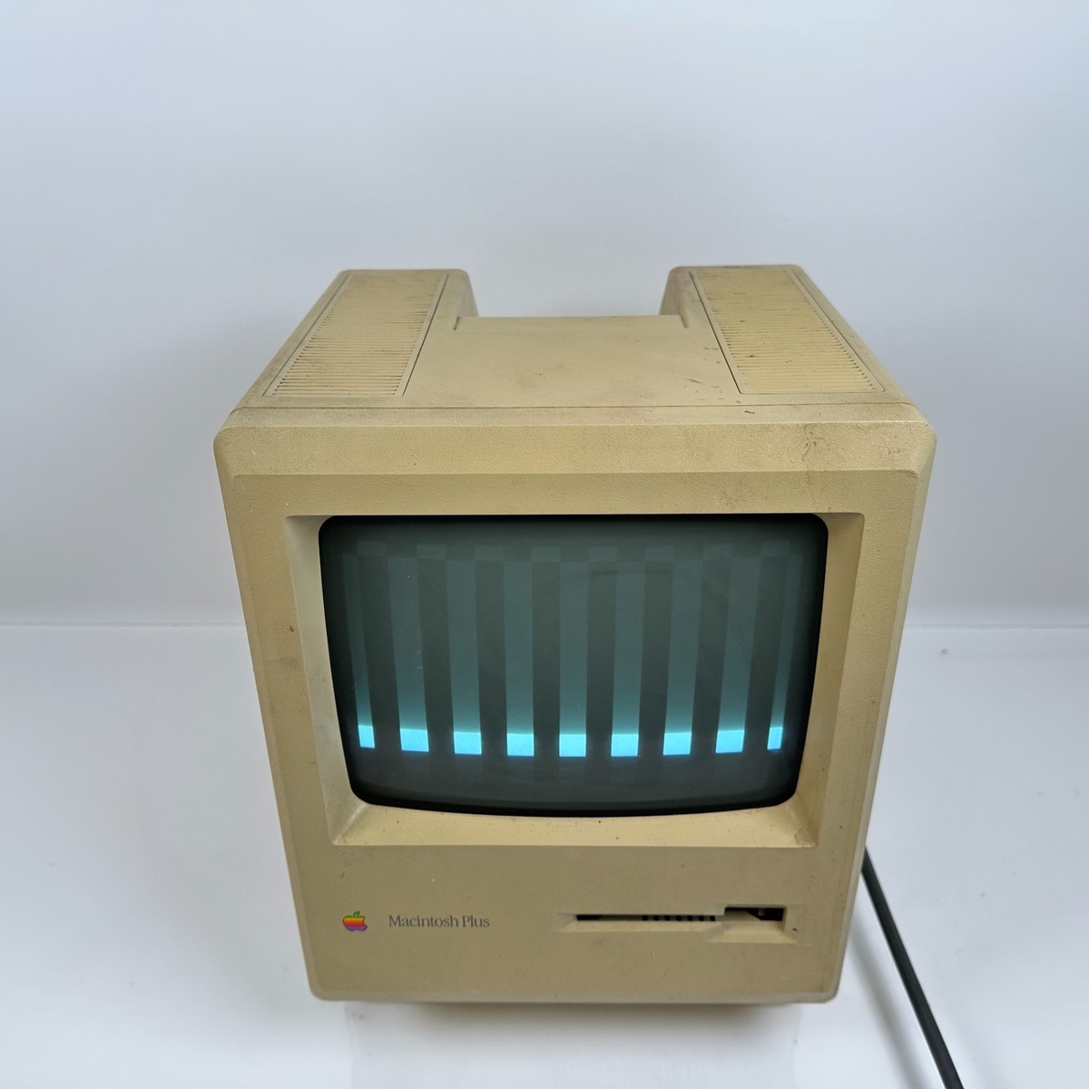 Macintosh Plus M0001A 起動確認済み Apple Apple Macintosh Plus M0001A キーボード マウス 外付HDD 起動