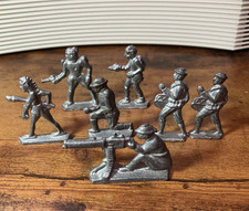 Vintage Antique Lead Toy Soldiers Figurines lot of 7 2"